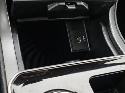 Used 2019 Ford Edge SE w/ SE Fleet Driver's Package image 26