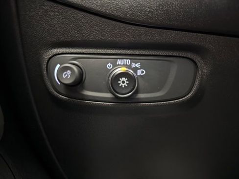 Used 2023 Chevrolet Equinox LT image 29