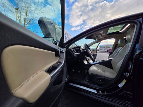 Used 2017 Volvo S60 T5 Inscription Platinum image 53