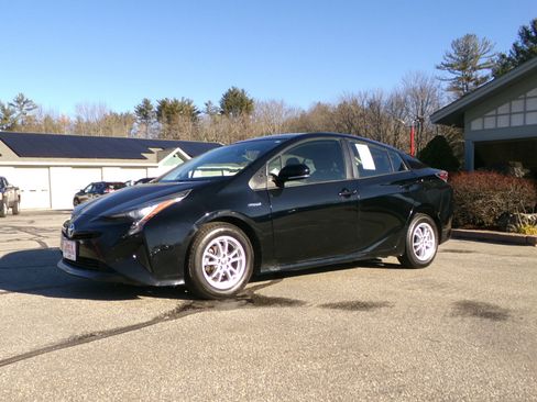 Used 2016 Toyota Prius Two image 24