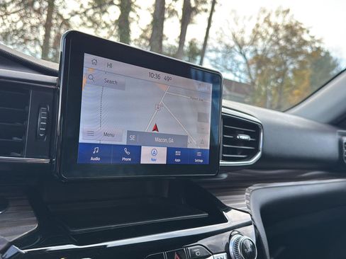 Used 2022 Ford Explorer Limited image 25