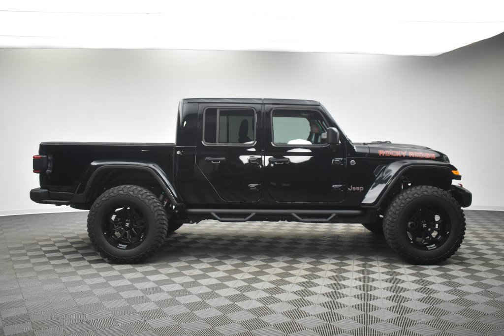 New 2026 Jeep Gladiator Rubicon w/ Technology Group AWD/4WD image 4