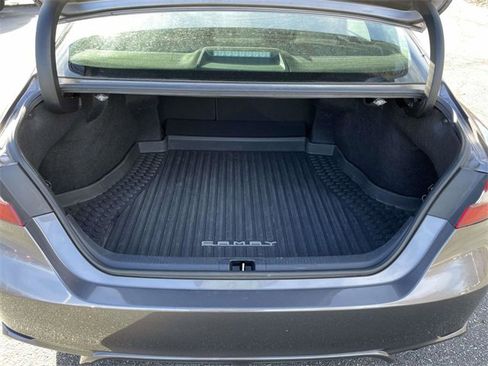 Used 2024 Toyota Camry SE image 14