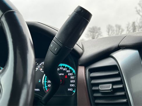 Used 2018 Chevrolet Suburban Premier image 41