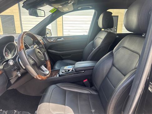 Used 2017 Mercedes-Benz GLS 450 4MATIC image 9
