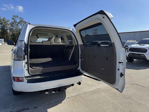 Used 2019 Lexus GX 460 Premium image 23