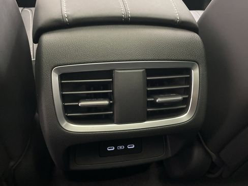 Used 2025 Acura RDX SH-AWD w/ Technology Package image 34