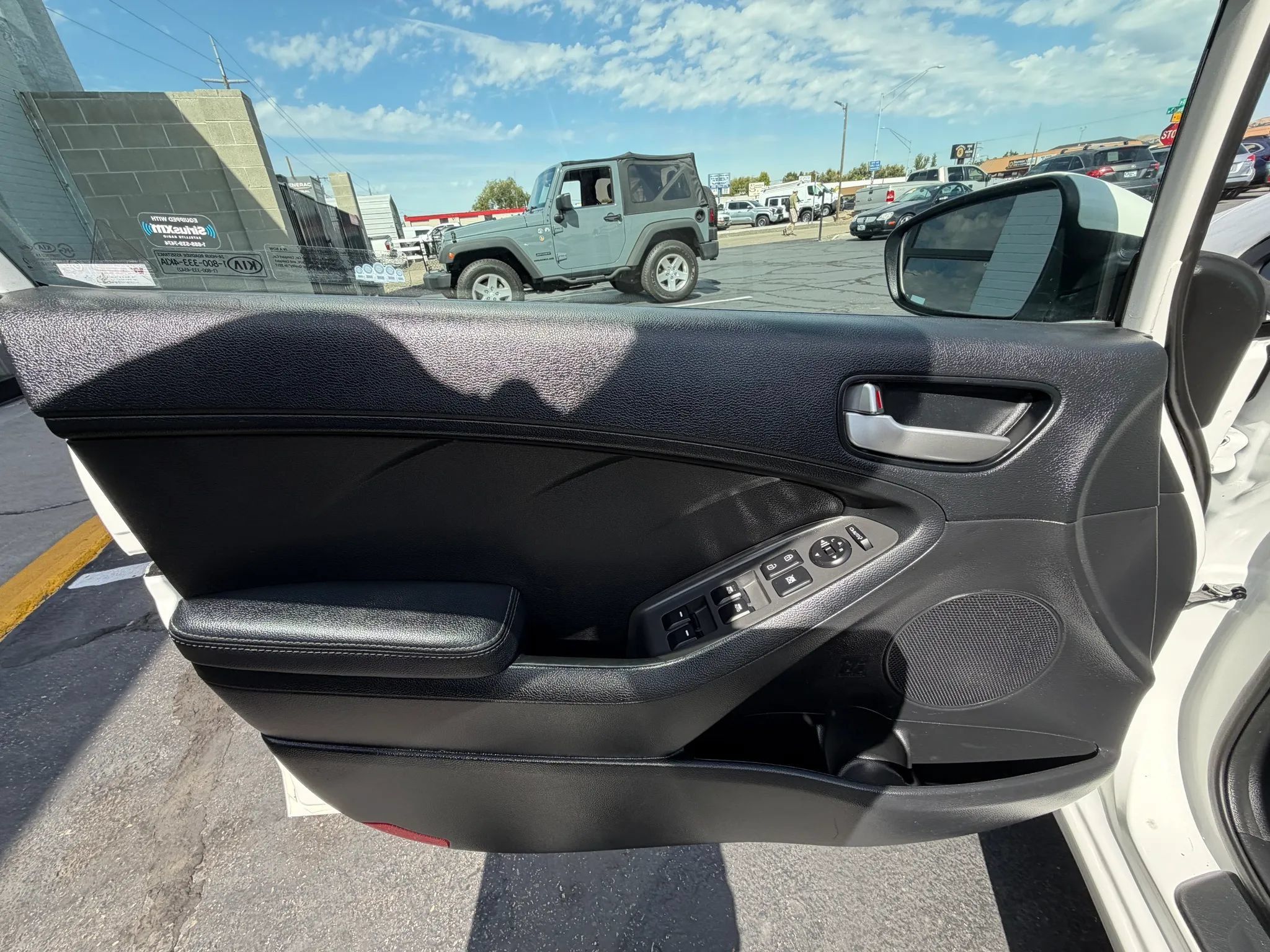 Used 2017 Kia Forte LX w/ LX Popular Plus Package FWD image 12