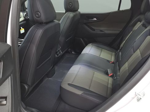 New 2026 Chevrolet Equinox LT w/ Convenience Package II FWD image 18