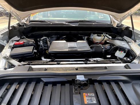 Used 2025 Chevrolet Silverado 1500 LT RWD image 31