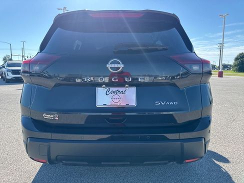 Used 2024 Nissan Rogue SV AWD/4WD image 5