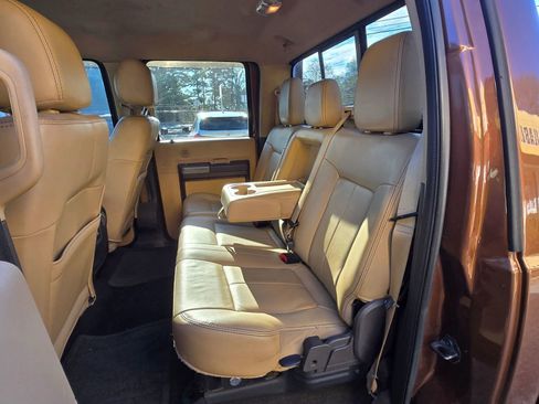 Used 2012 Ford F350 Lariat image 10