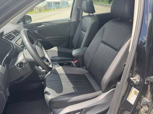 Used 2024 Volkswagen Tiguan SE AWD/4WD image 21