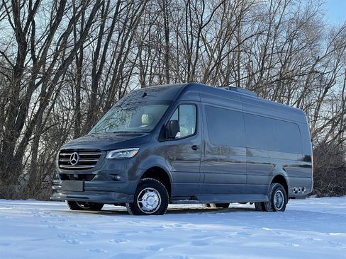 Used 2021 Mercedes-Benz Sprinter 3500 image 38
