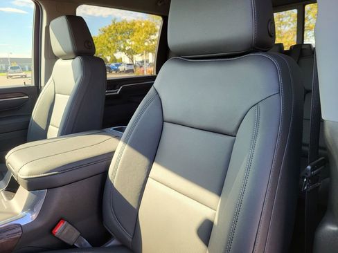 New 2025 GMC Sierra 2500 SLT w/ SLT Premium Package image 19