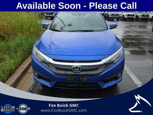 Used 2017 Honda Civic Touring image 2