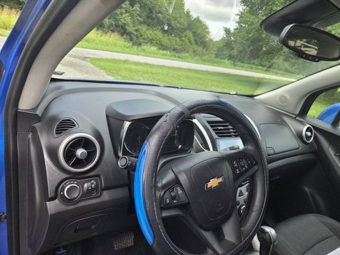 Used 2015 Chevrolet Trax LT FWD image 9