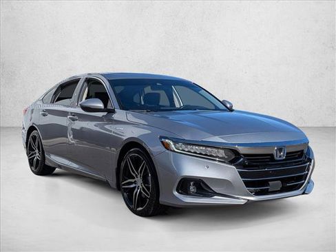 Certified 2022 Honda Accord Touring image 3