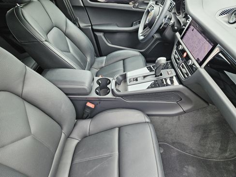 Certified 2026 Porsche Macan AWD/4WD image 15