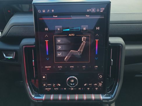 Used 2025 GMC Yukon AT4 Ultimate image 18