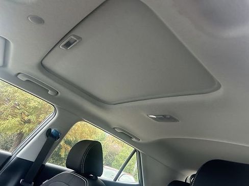 New 2025 Hyundai Venue SEL image 39