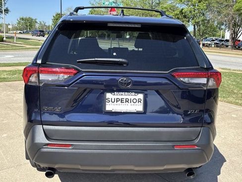 Used 2025 Toyota RAV4 XLE Premium FWD image 5