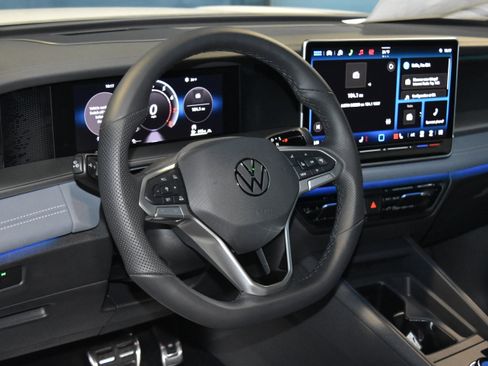 New 2026 Volkswagen Tiguan SE R-Line image 2