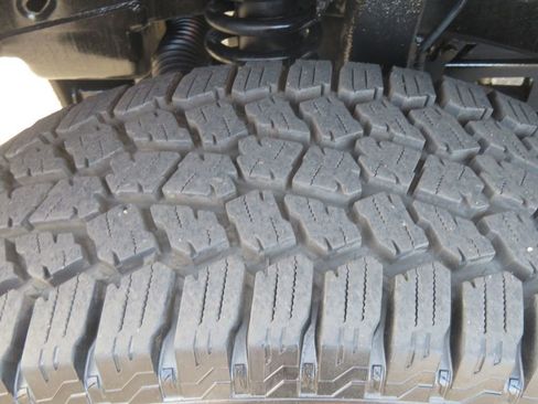 Used 2017 Ford F150 Lariat w/ Equipment Group 502A Luxury image 8