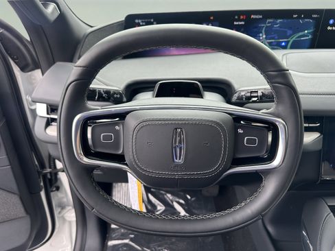 New 2026 Lincoln Navigator Reserve w/ Jet Appearance Package AWD/4WD image 13