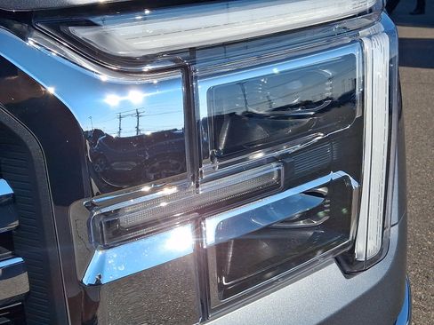 Used 2025 Ford F150 Lariat w/ Equipment Group 501A Mid AWD/4WD image 9