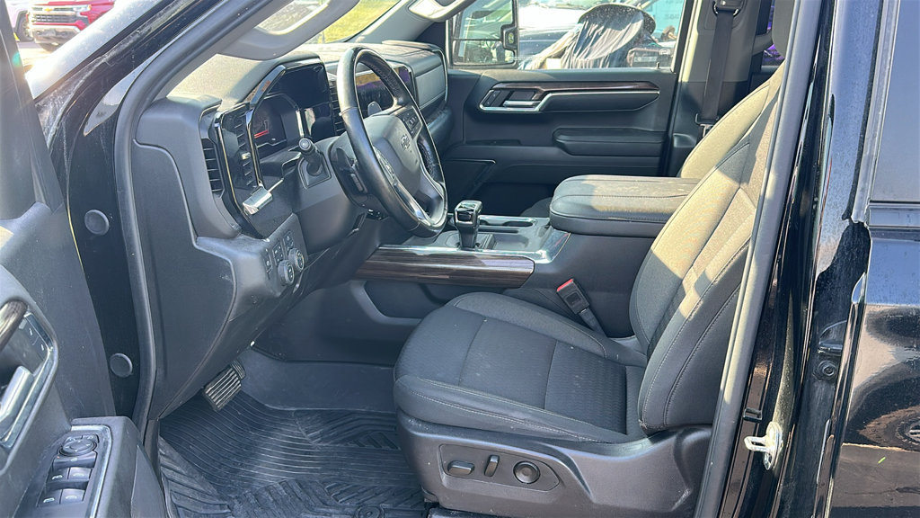 Used 2024 Chevrolet Silverado 1500 RST AWD/4WD image 4