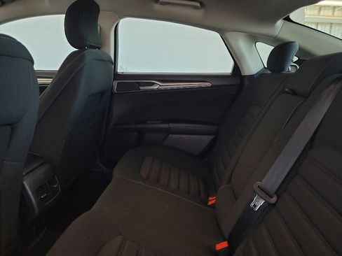 Used 2019 Ford Fusion SE FWD image 18