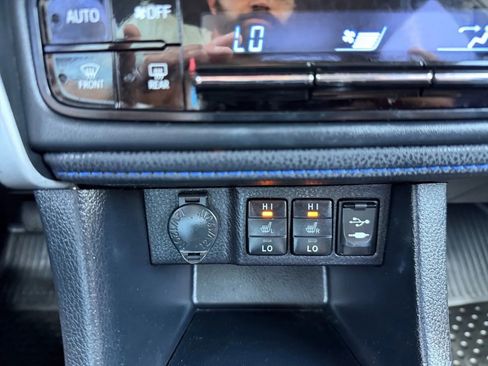 Used 2019 Toyota Corolla XSE FWD image 15