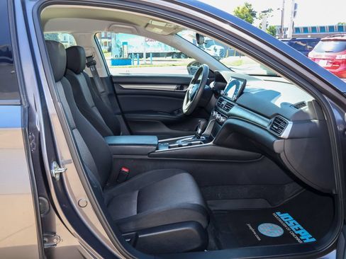 Used 2018 Honda Accord LX image 19