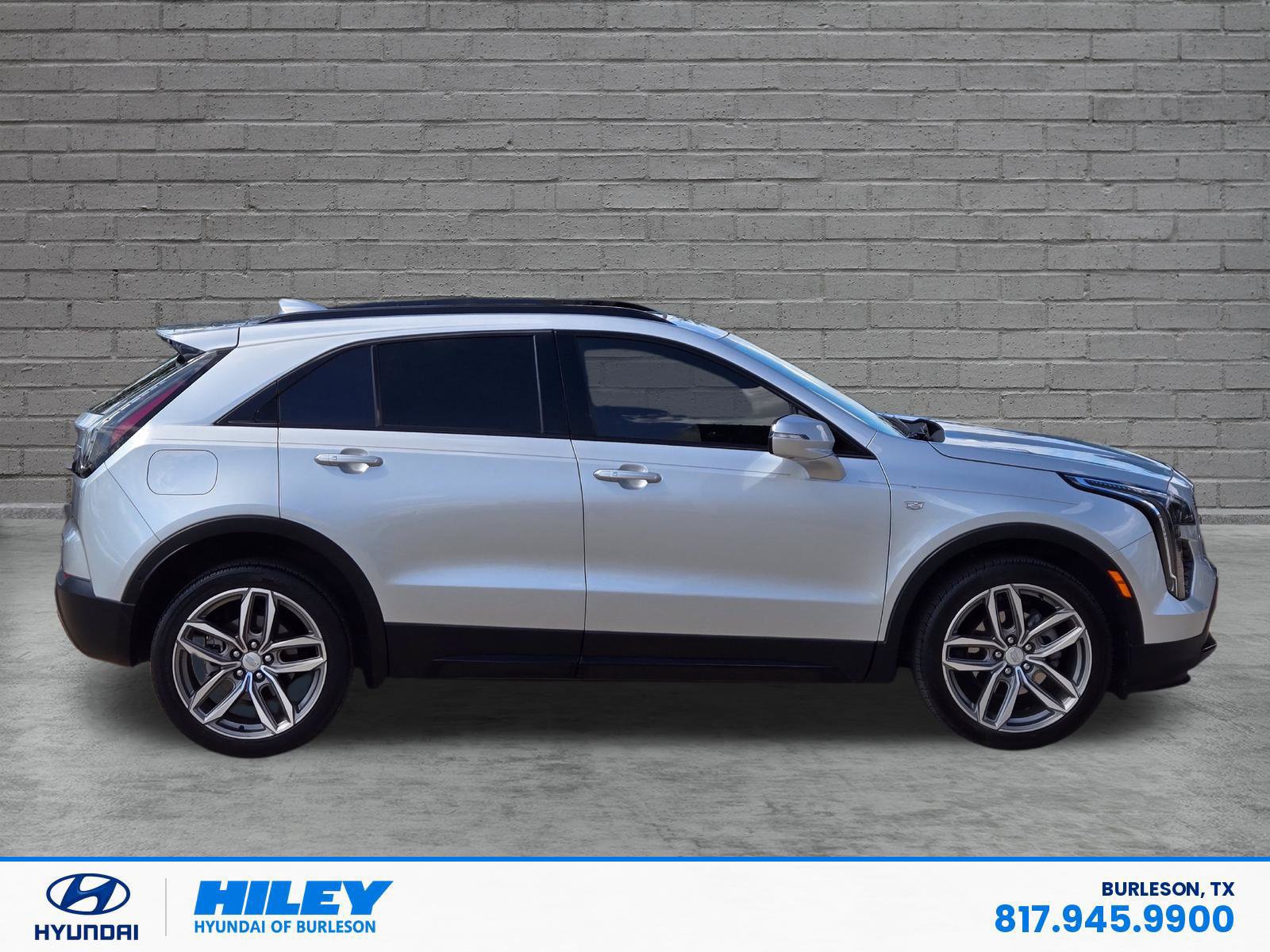 Used 2022 Cadillac XT4 Sport w/ Comfort Package FWD image 3