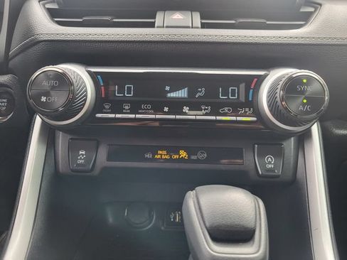 Used 2025 Toyota RAV4 XLE FWD image 18