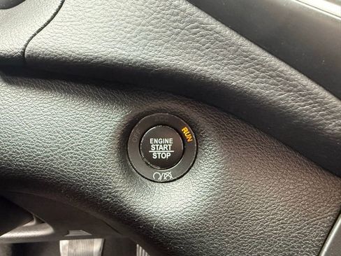 Used 2019 Jeep Cherokee Latitude Plus image 11