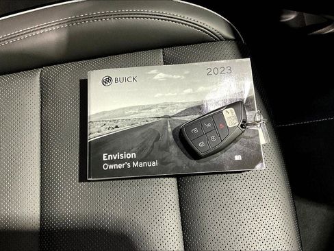 Certified 2023 Buick Envision Essence image 10
