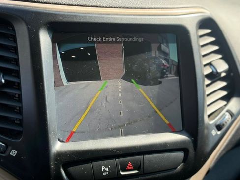 Used 2018 Jeep Cherokee Limited w/ High Altitude Package image 16