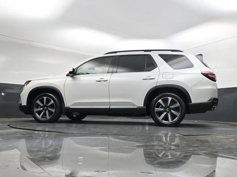 Certified 2025 Honda Pilot Touring image 36