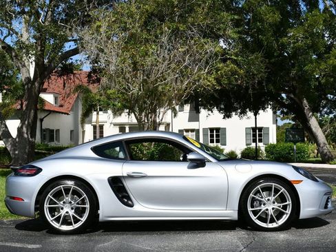 Used 2018 Porsche 718 Cayman RWD image 30