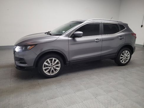 Used 2020 Nissan Rogue Sport SV FWD image 2