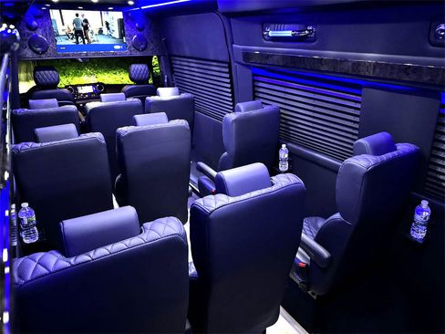 Used 2024 Mercedes-Benz Sprinter 3500 image 22