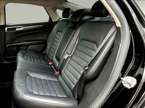 Used 2017 Ford Fusion SE w/ Fusion SE Technology Package FWD image 22