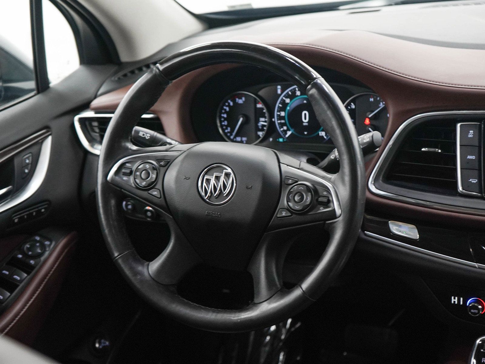 Used 2018 Buick Enclave Avenir w/ Avenir Technology Package AWD/4WD image 14