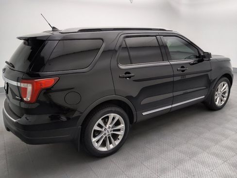 Used 2018 Ford Explorer XLT w/ Equipment Group 202A AWD/4WD image 10
