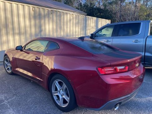 Used 2018 Chevrolet Camaro LT image 15