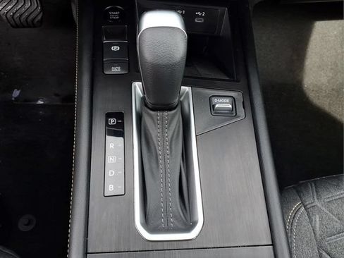 Certified 2025 Nissan Kicks SV AWD/4WD image 13