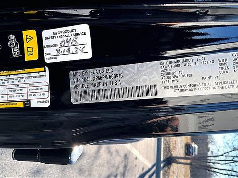 Used 2023 Jeep Wrangler Unlimited Sahara AWD/4WD image 34