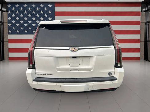 Used 2018 Cadillac Escalade ESV Luxury AWD/4WD image 7